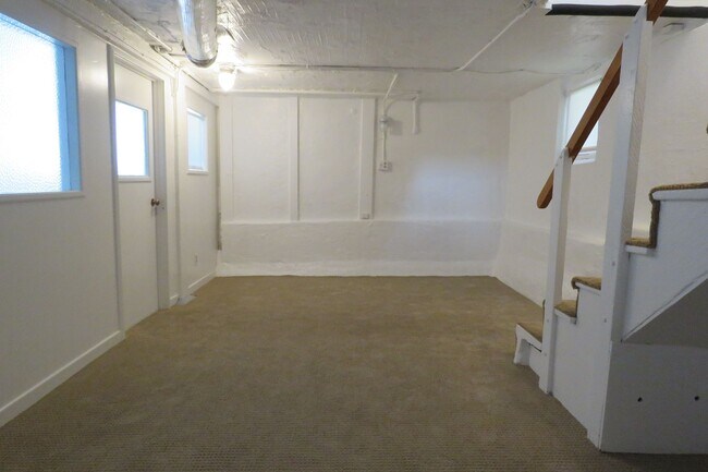 Building Photo - Noe Valley House - 3 beds-1.5 baths - VIEW - garage