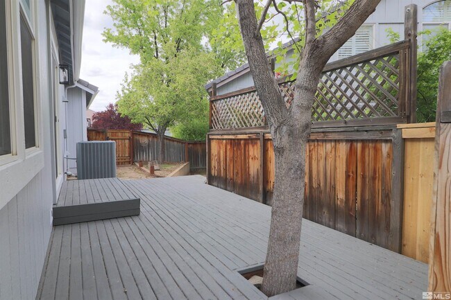 Building Photo - 690 Caughlin Glen