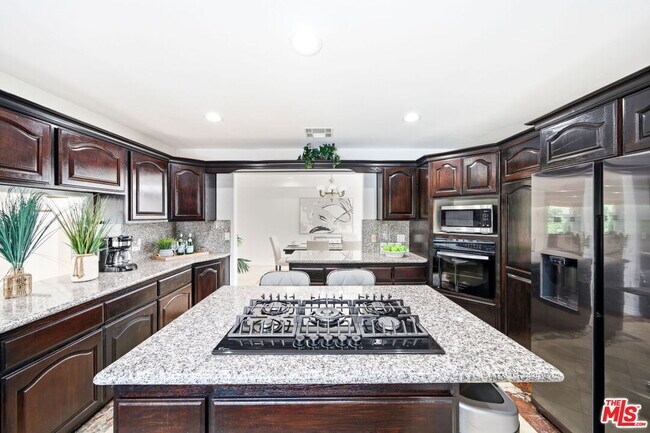 Building Photo - 4115 Laurelgrove Ave