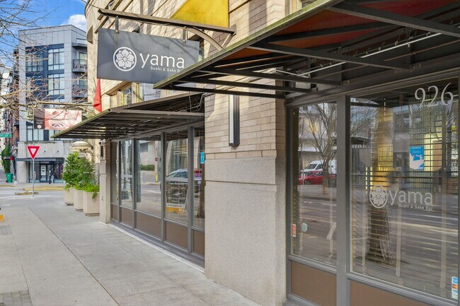 Building Photo - 1001 NW Lovejoy St