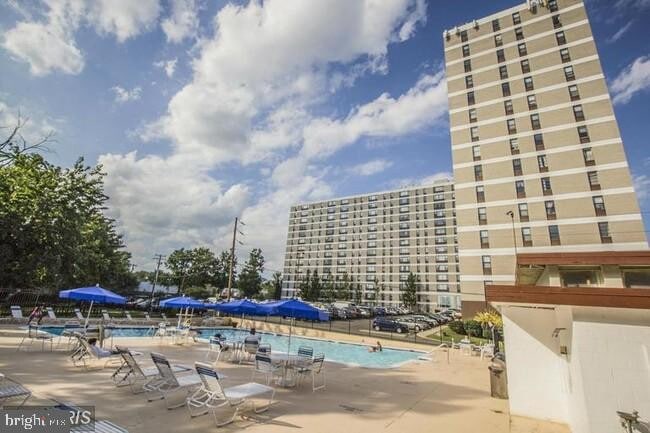 Building Photo - 4600 Duke St