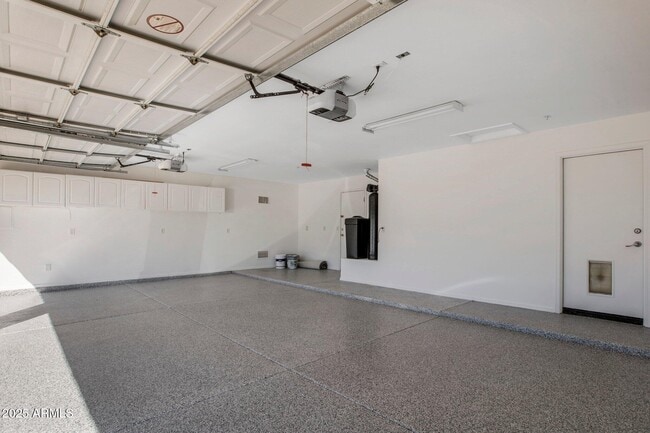 Building Photo - 16601 N 104th St