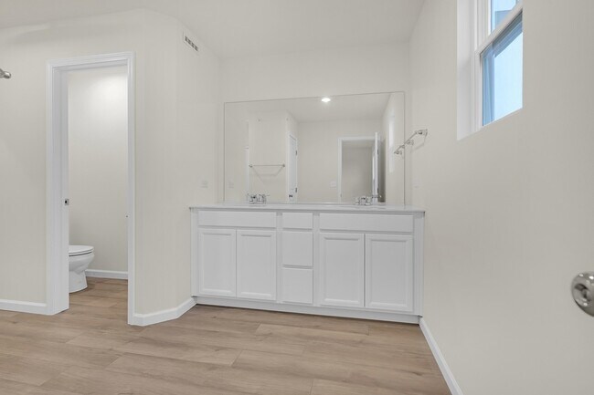 Building Photo - 5917 Hawkweed Dr