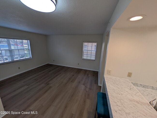 Building Photo - 3112-3121 Sir Hamilton Cir