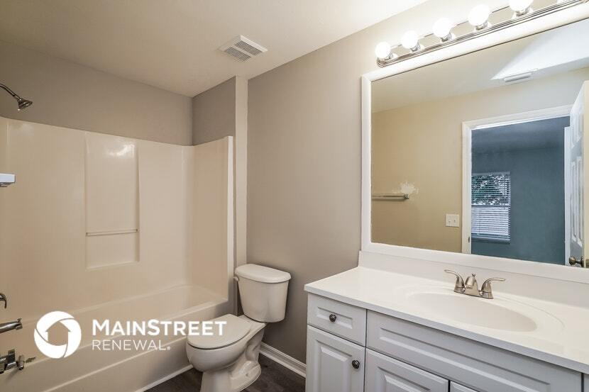 Building Photo - 1406 NW 8th Pl