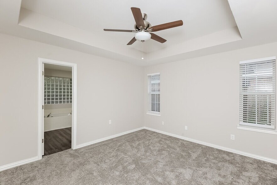 Building Photo - 1105 Brookhaven Dr