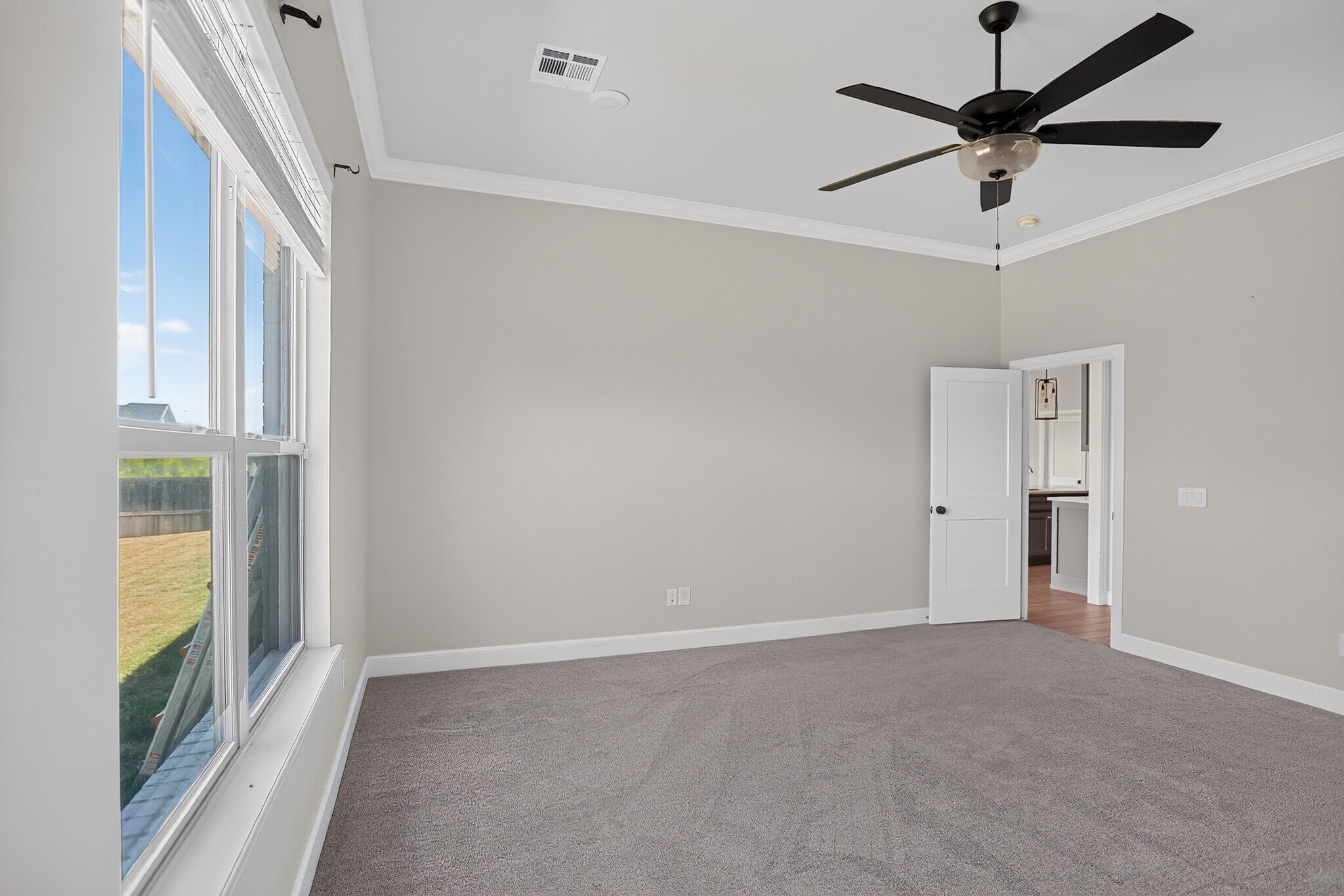 Building Photo - 709 Timber Trl