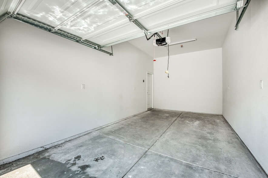 Building Photo - 4732 N San Pablo Ave