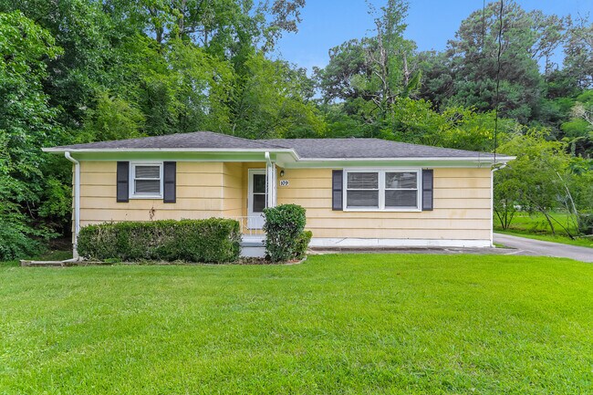 Building Photo - 109 Howle Ave