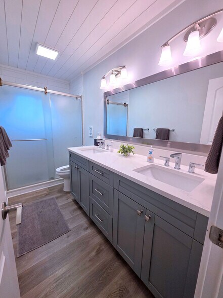 Building Photo - 2019 Shadow Pine Dr