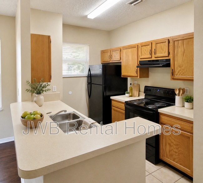 Building Photo - 1609 W 24th St