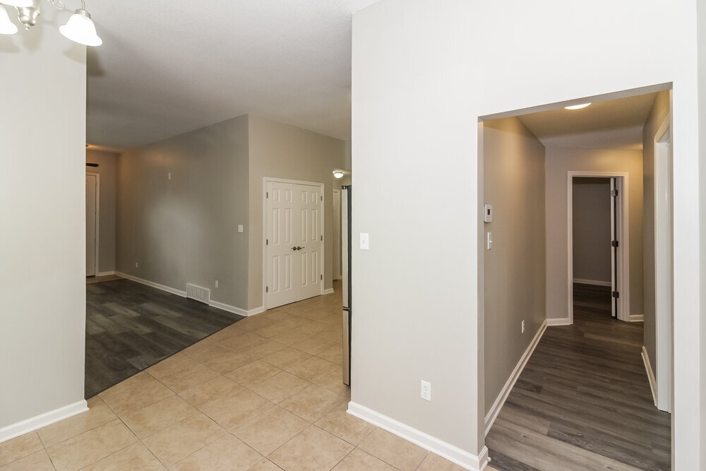 Building Photo - 8280 Dexter Ridge Cove E