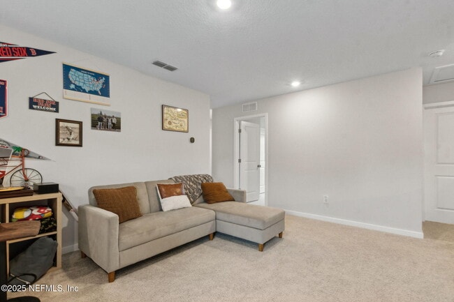 Building Photo - 14753 Cashew Ave