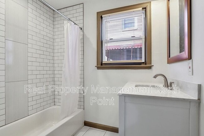 Building Photo - 2616 Northview Ave