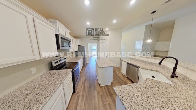 Building Photo - 5137 Peach Dr