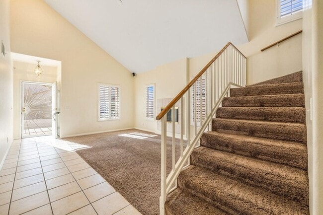 Building Photo - Spacious 4BR Home with Main-Level Primary Suite & No HOA!