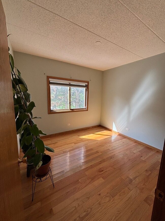 Building Photo - 9439 S 79th Ave