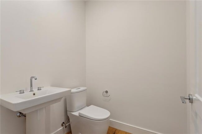 Building Photo - 2425 Peachtree Rd NE