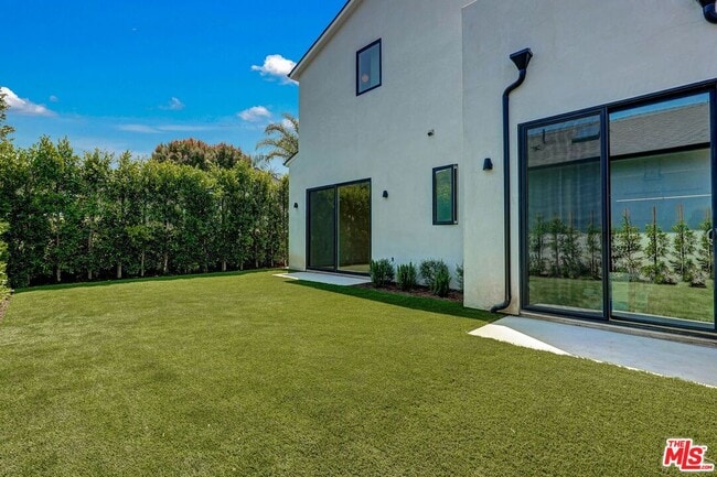 Building Photo - 4720 Marshall Dr