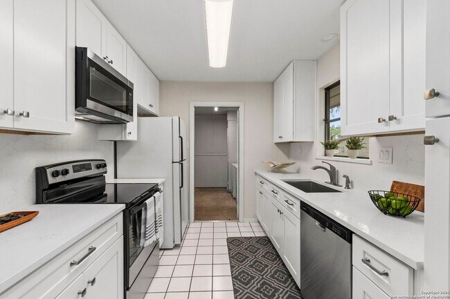 Building Photo - 3646 Igo St