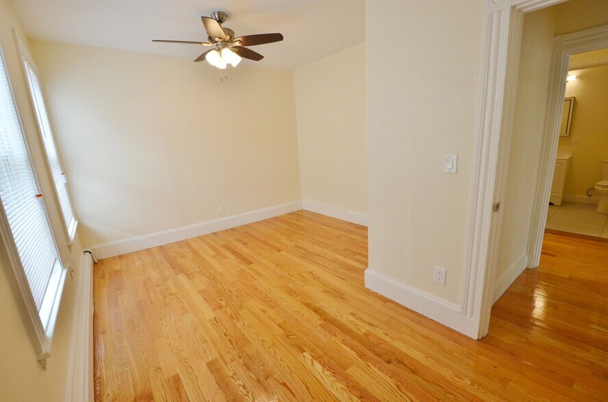 Building Photo - 33 Brookline St