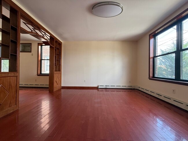 Building Photo - 811 Minnie Pl
