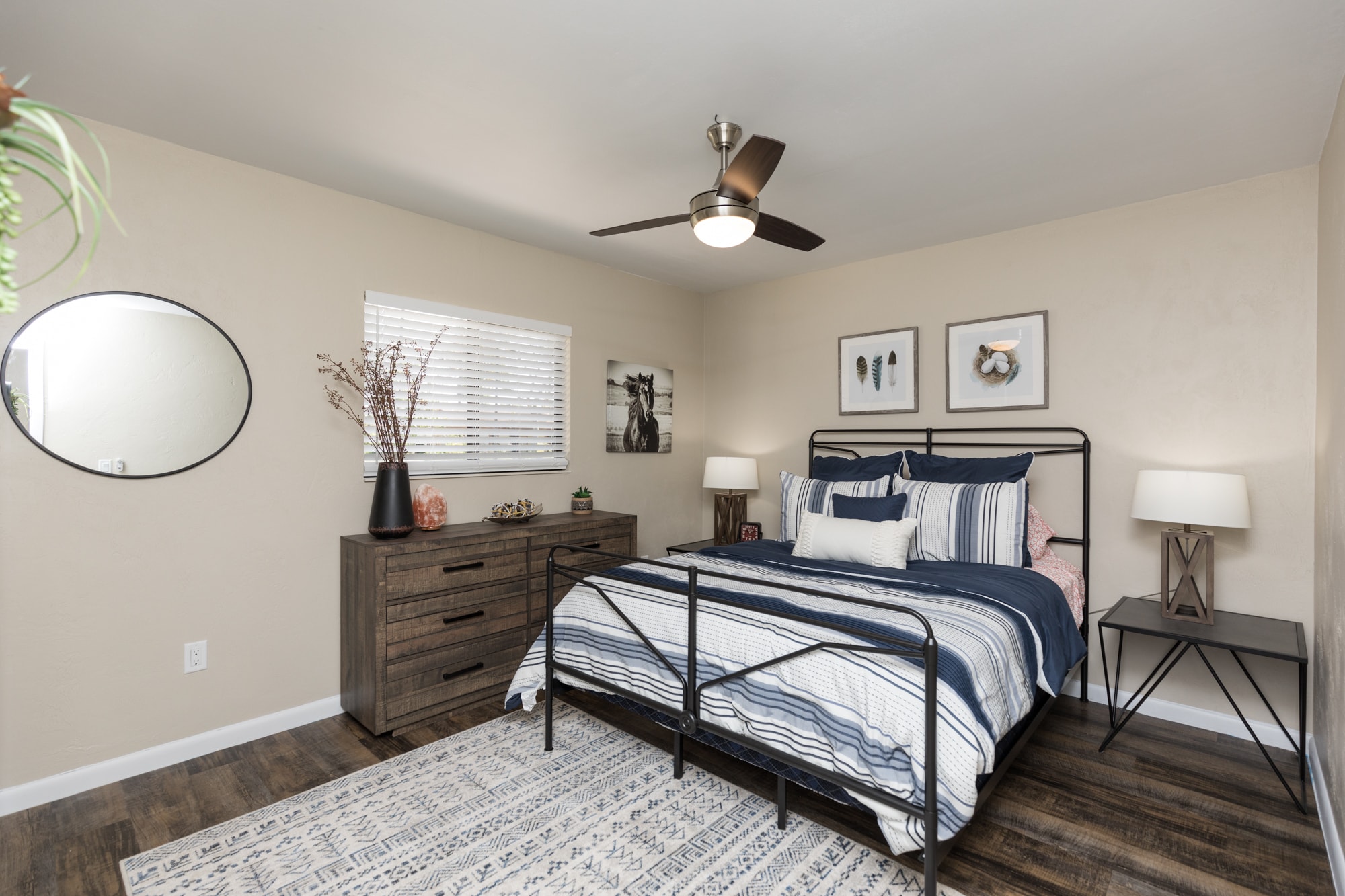 3rd queen bedroom - 50 Westfield Ln