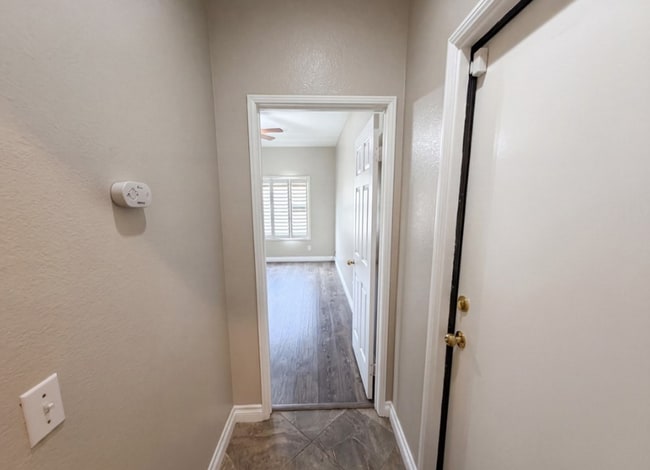 Building Photo - 3630 Vanderbilt Dr