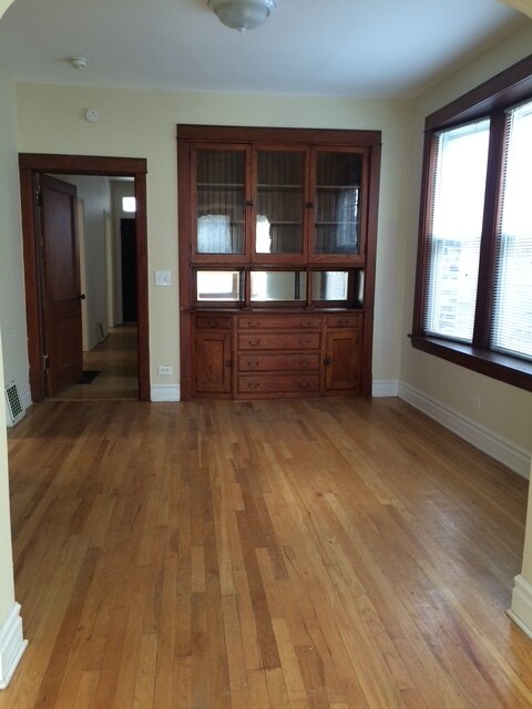 Building Photo - 2311 N Avers Ave