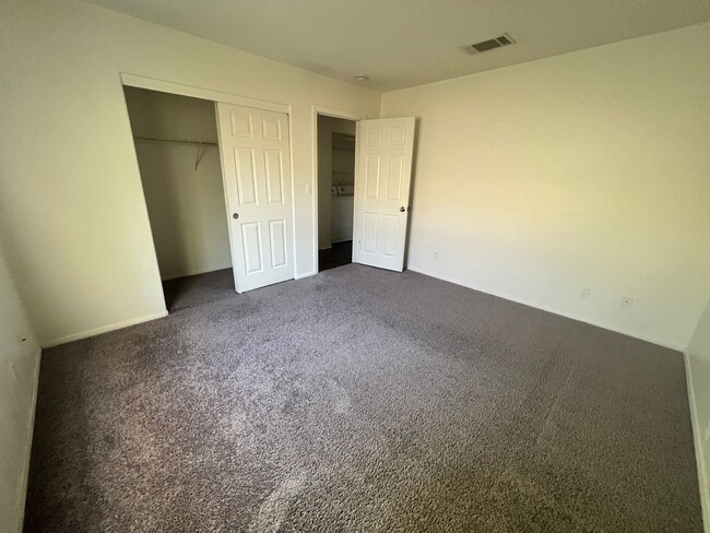 Building Photo - 6320 Mesquite Ave