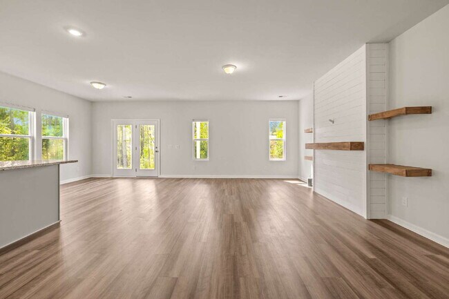 Building Photo - "Charming 3-Bed 2-Bath Residence in Telfai...