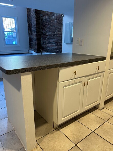 Kitchen - 85 Appleton St