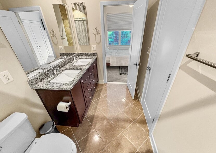 Building Photo - 5610 45th Ave