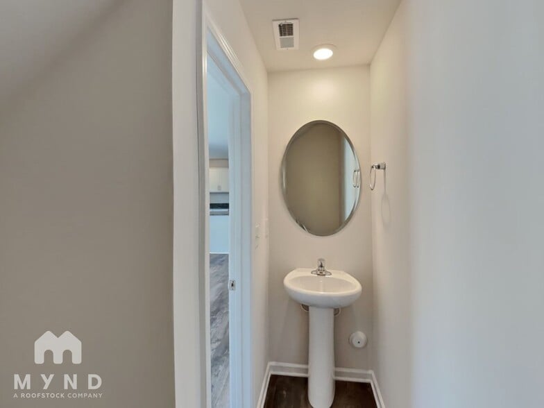 Building Photo - 6030 Elena Lynn Ct