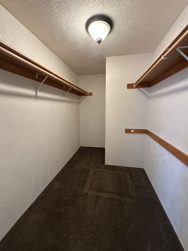 Building Photo - Pristine 3-Bedroom, 2-Bath Home with Modern Features in North Medford