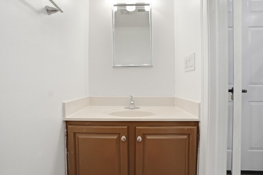 Building Photo - 12327 Sour Cherry Way