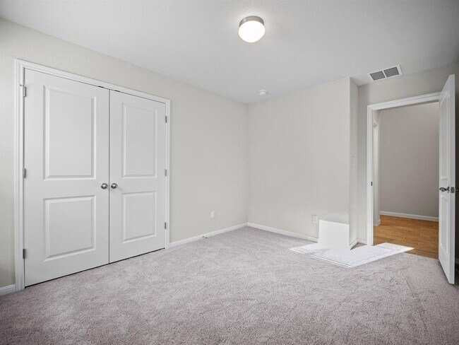 Building Photo - 136 Caterpillar Ln