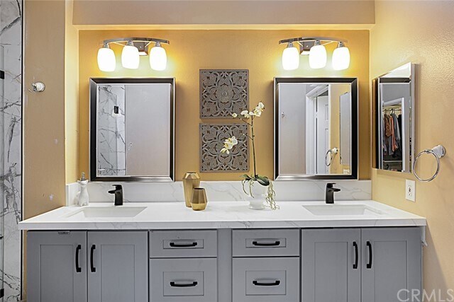 Building Photo - 23 Las Cruces