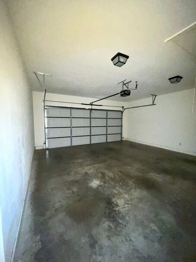 Building Photo - **DOWNTOWN JACKSON** Hub City LIFT Wellnes...