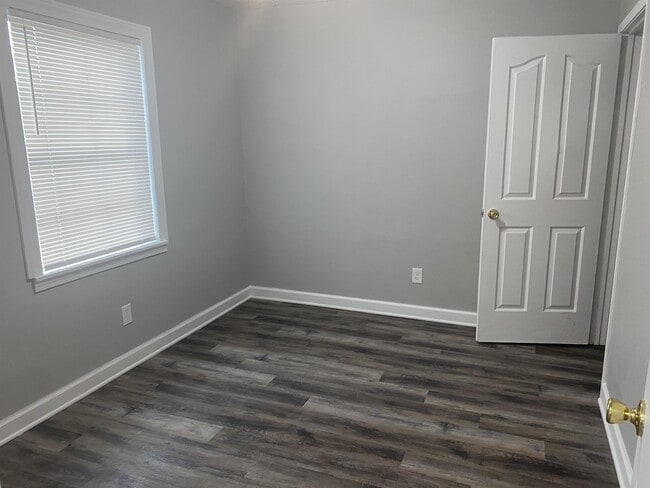 Building Photo - 1009 Ingram St