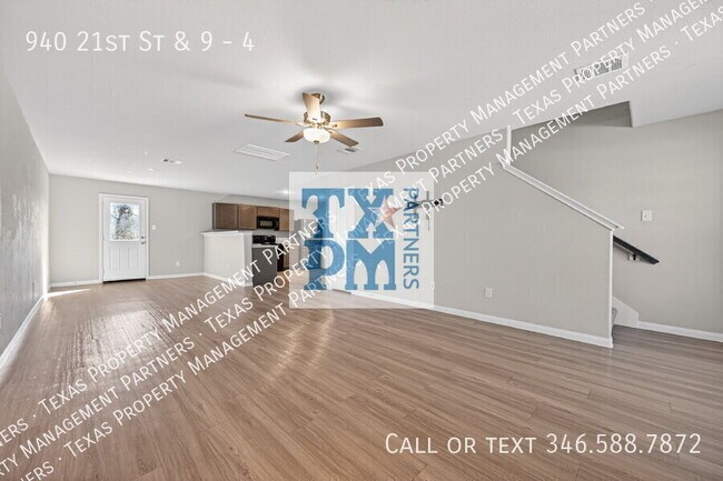 Building Photo - 940 21st St