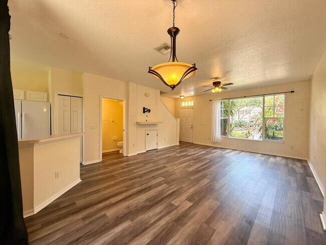 Building Photo - 13706 Forest Lake Dr
