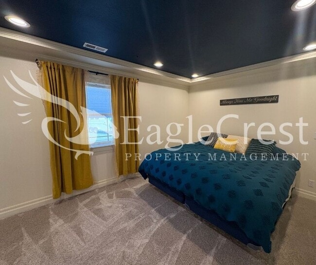 Building Photo - Beautiful Five Bedroom Home with Acreage
