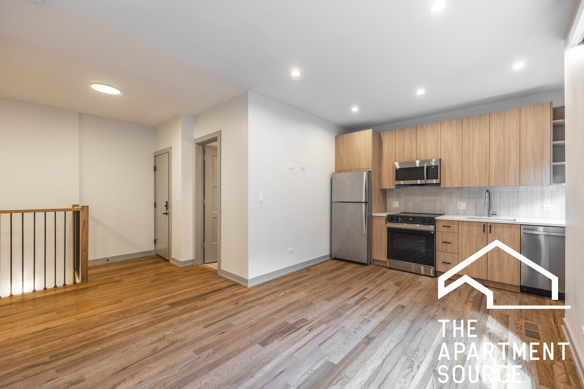 Building Photo - 1339 W Estes Ave