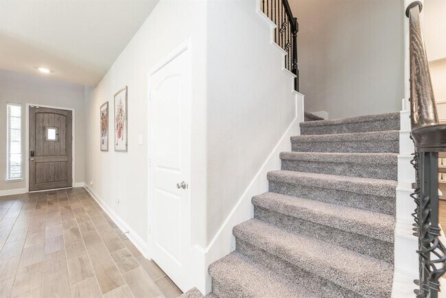 Building Photo - 15215 Holloway Hls Trl