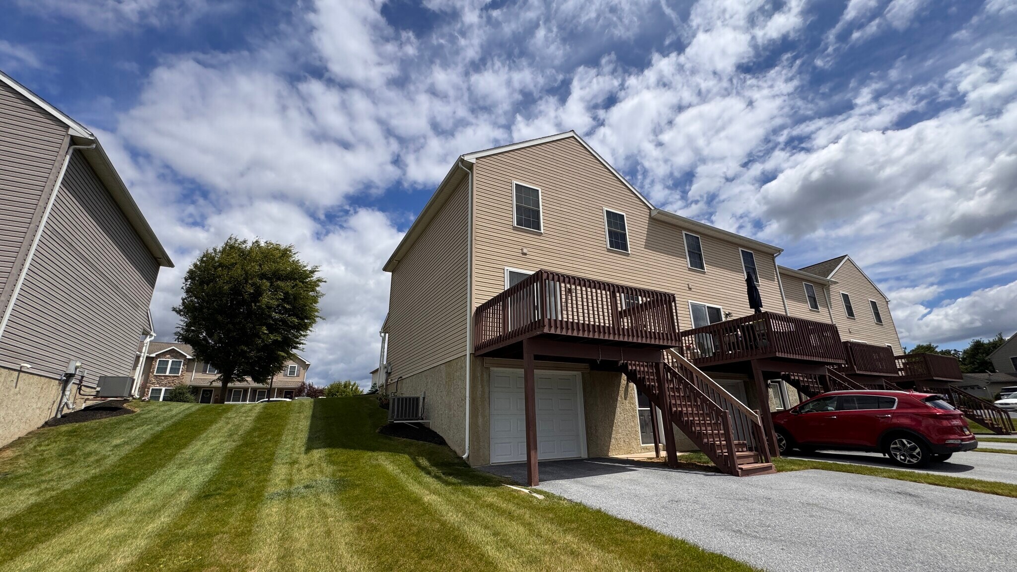Building Photo - 250 Limestone Dr