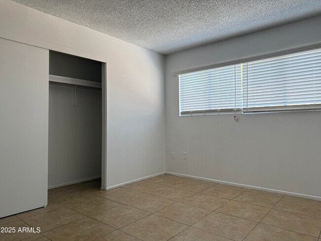 Building Photo - 5318 W Turney Ave
