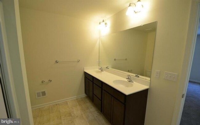 Building Photo - 5917 Sneed Dr