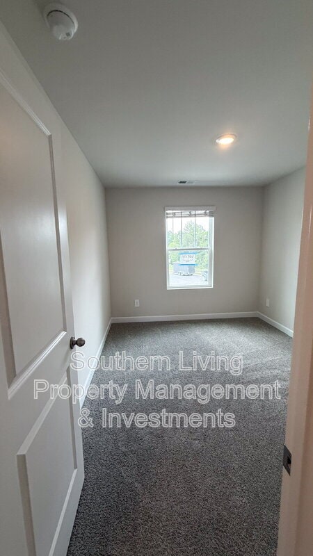 Building Photo - 1423 Old Rivers Rd