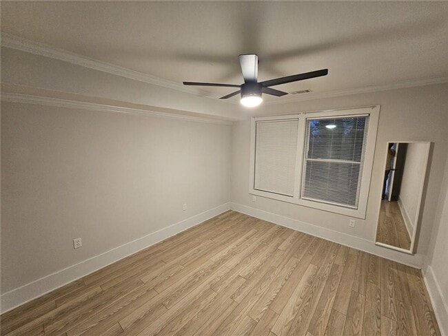 Building Photo - 1129 Graymont Dr SW